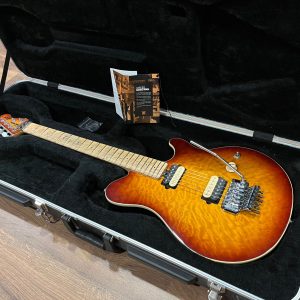 Chitarra elettrica marca Music Man - modello Axis - usato