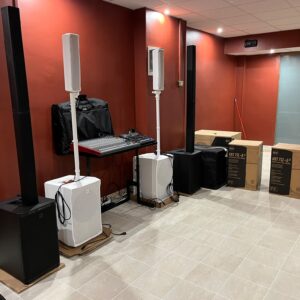 Rcf J8 White Nuovo In esposizione
