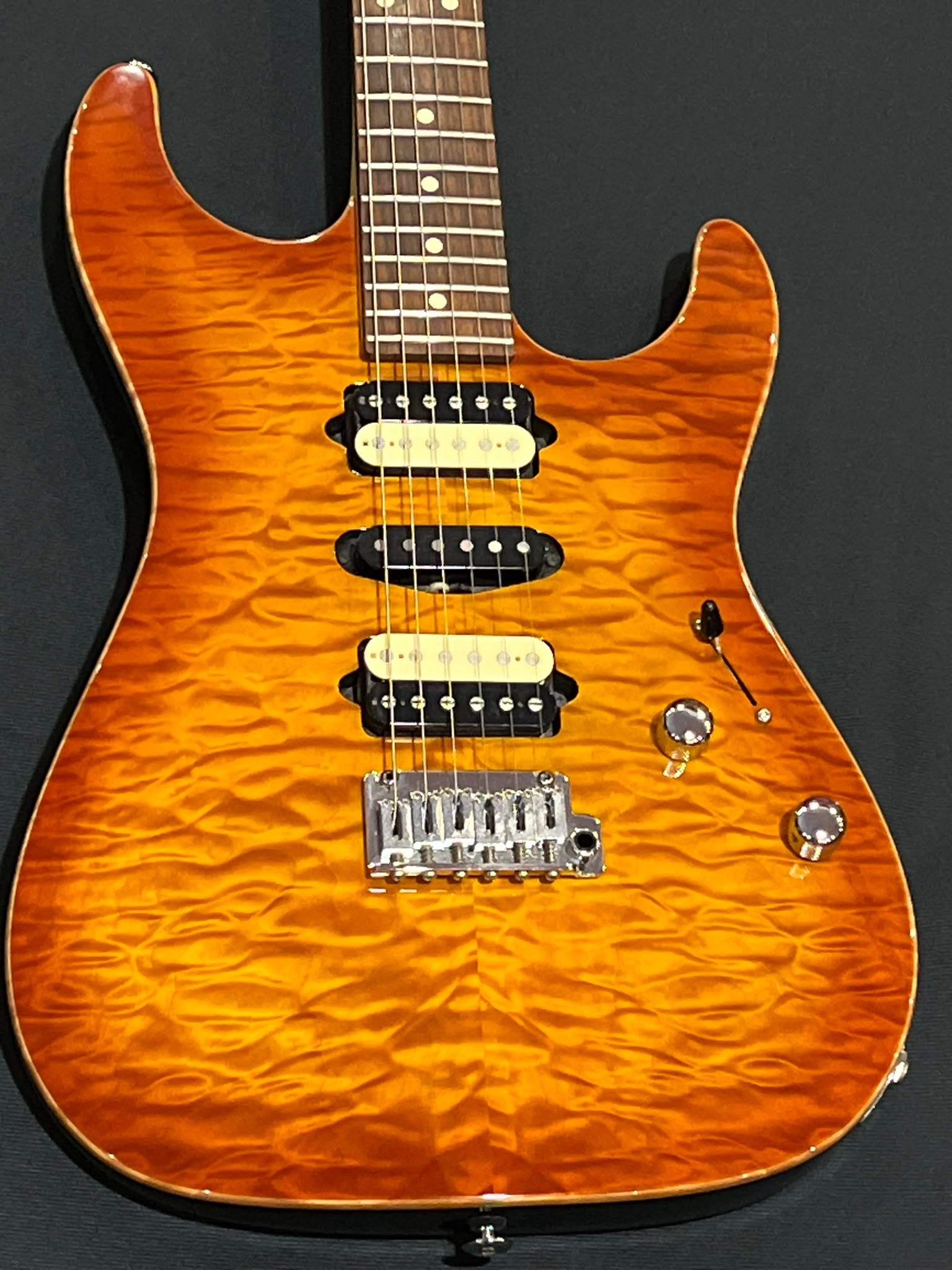 Suhr Standard Custom Order AAAAA Quilted Maple Top Usato Garantito