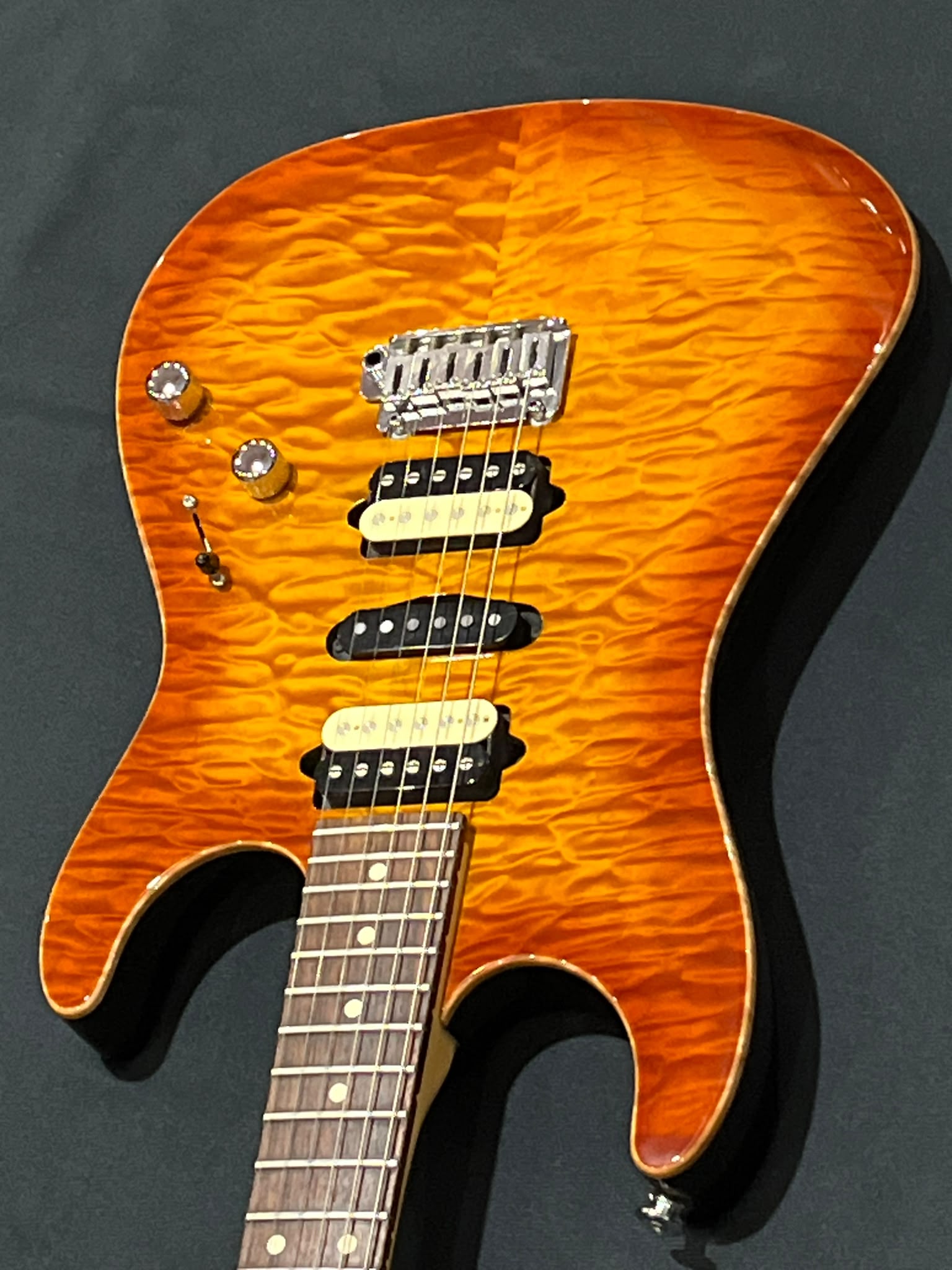Suhr Standard Custom Order AAAAA Quilted Maple Top Usato Garantito - immagine 8
